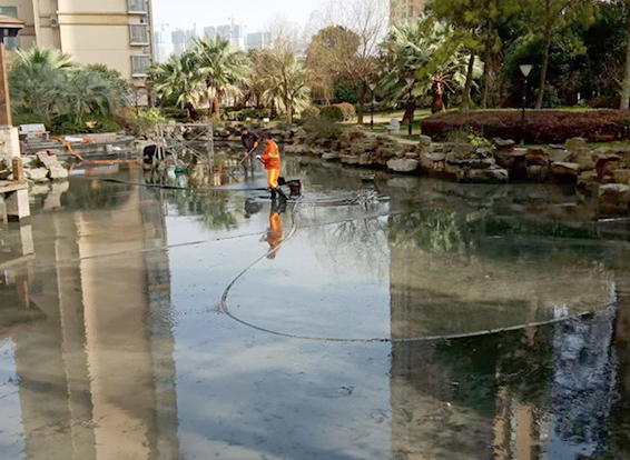 莱山景观池淤泥清理